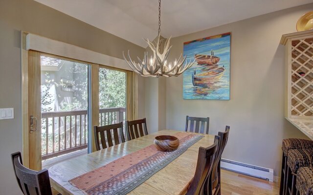 Tall Pines Lodge 4 Bedroom Townhouse by RedAwning