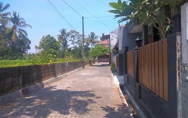 Kenayan Asri Residence by FH Stay