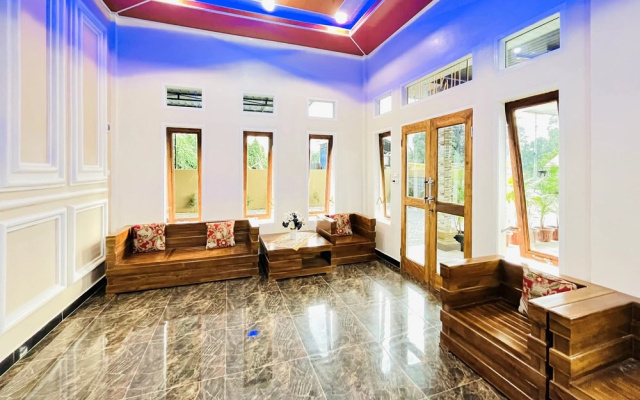Reddoorz @ Gunari Guest House Merek Karo – Guest Rooms – Merek