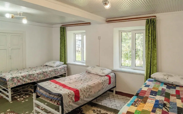 Camping Yard Hostel Karakol