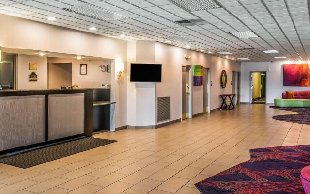 Quality Inn and Suites Livonia