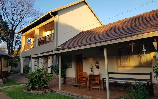 Aandbloem Guest House