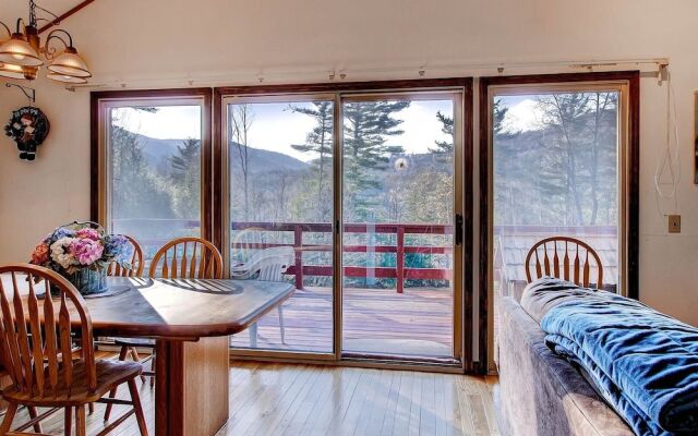 Sweet Life - Vermont Chalet - 6 Person Indoor Hot Tub - 15 Min To Killington 3 Bedroom Home by RedAwning
