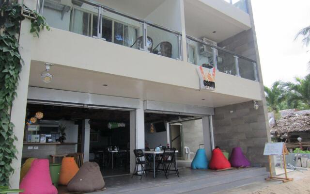B Pod Hotel