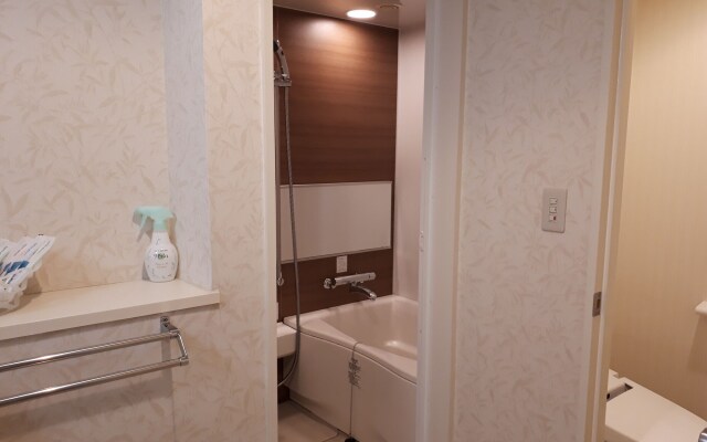 Wisterian Life Club Toba