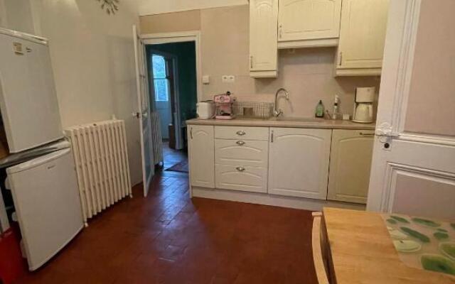 Escapade Place Voltaire