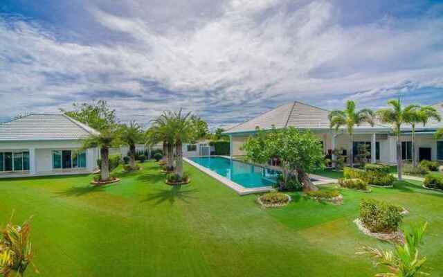 A J Hua Hin Panorama Pool Villa