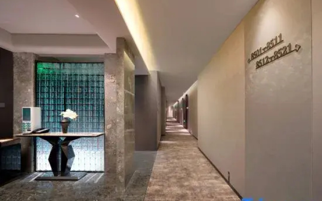 Royal Maple Hotel (Chengjisihan Square Branch)