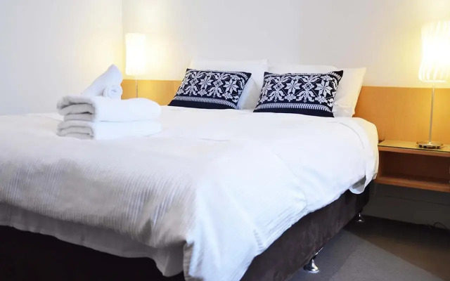 Adelaide Accommodation - The Angas