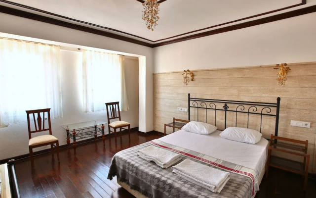 Bozcaada Fahri Hotel