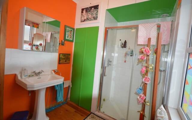 Beautiful 2 Bedroom House In St Werburgs