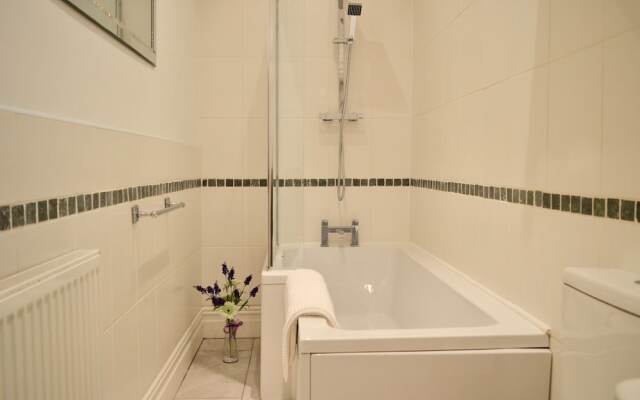 2 Bedroom Apartment With Parking