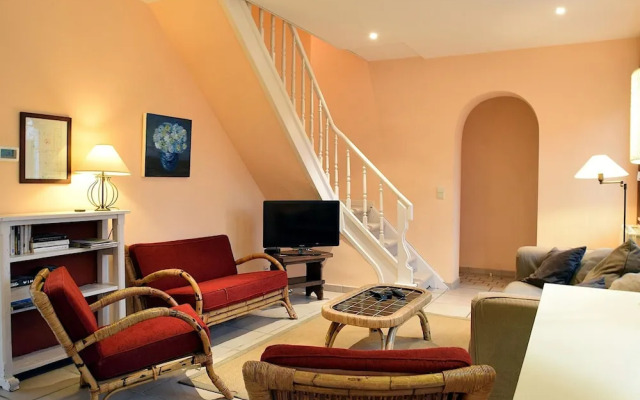 Beautifully Renovated House Centrally Located