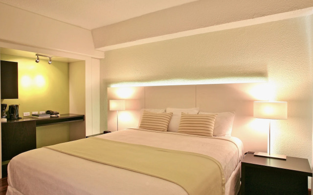 Holland House Beach Hotel