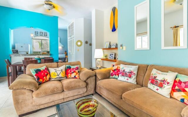Dream Location! 2BR Near Beach+clubs!! Sleeps 6!!