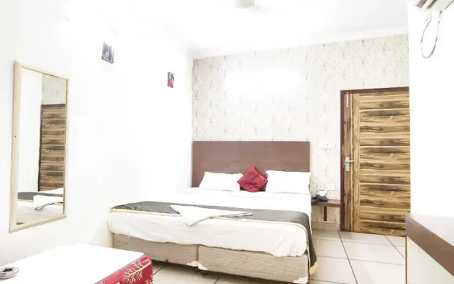 Goroomgo Edge Homestay Mahipalpur