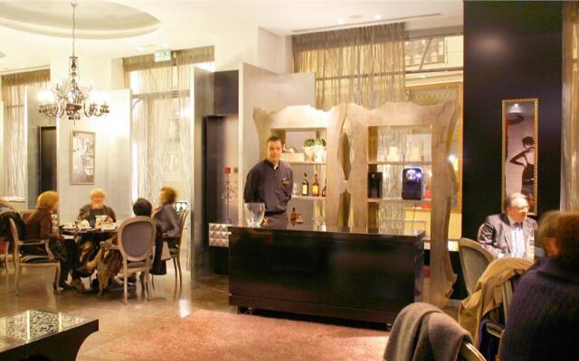 Vincci Palace Hotel