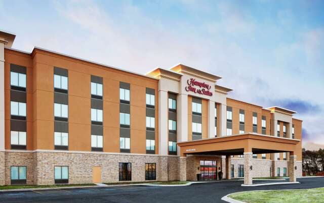 Hampton Inn & Suites Chicago Waukegan