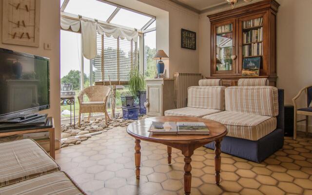 Cozy Villa in Saint-bonnet-la-rivière With Swimming Pool