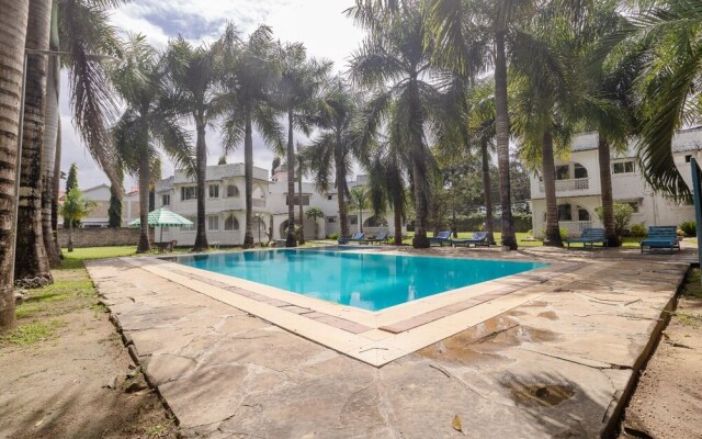 Lux Suites Royal Palm Studio Apartment
