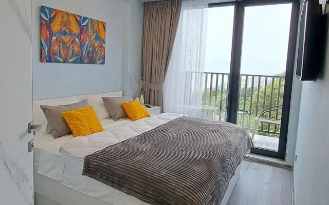 Апартаменты на проспекте Курортный  96Г