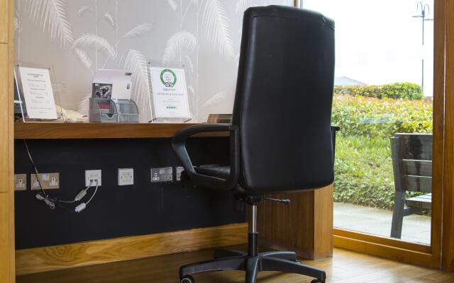 Holiday Inn Express London-Epsom Downs by IHG