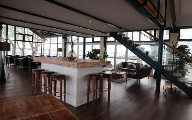 Hotel Utkiek und Pier 19