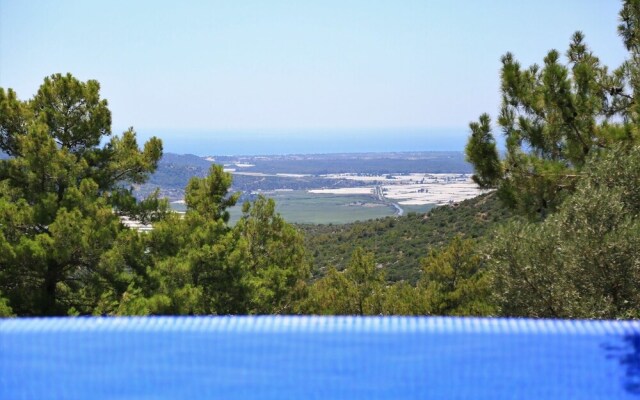 Villa Sahin by Helaltatilvillari