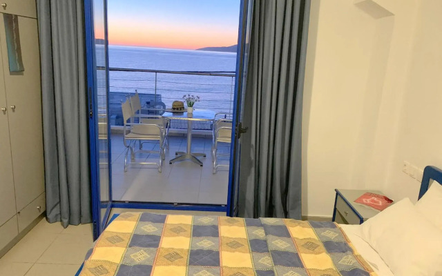 Kassavetis Center - Hotel Studios & Apartments