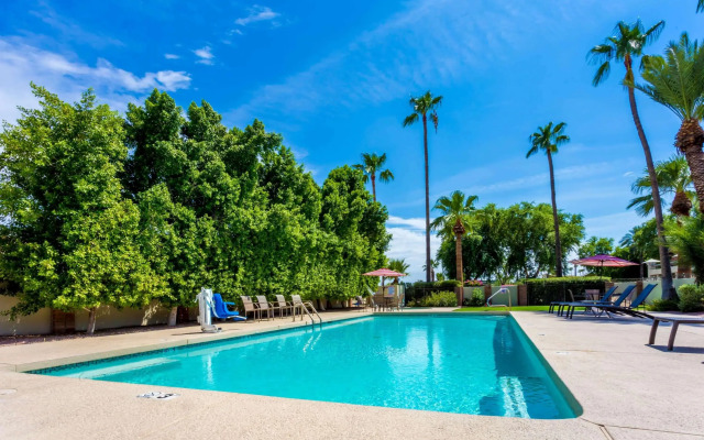 Howard Johnson by Wyndham Scottsdale Old Town