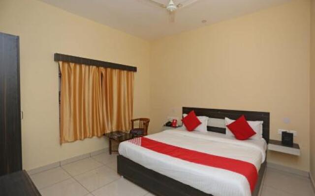 OYO Flagship 27030 Hotel Blue Bell