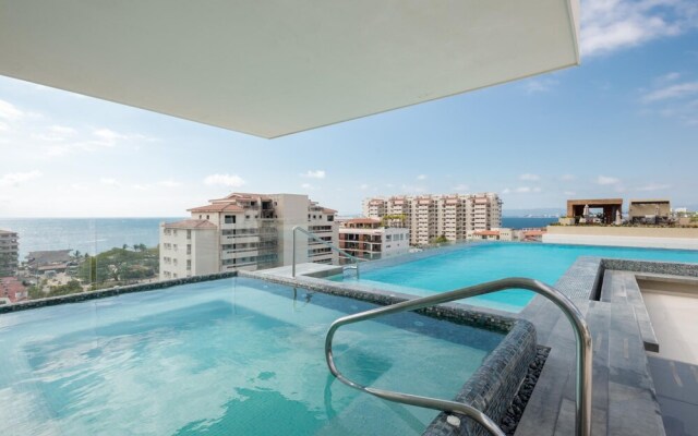 Loft 268-404 Ocean Views Spacious Balcony Rooftop Pool