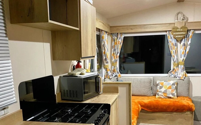 Lovely 2-bed Chalet in Prestatyn