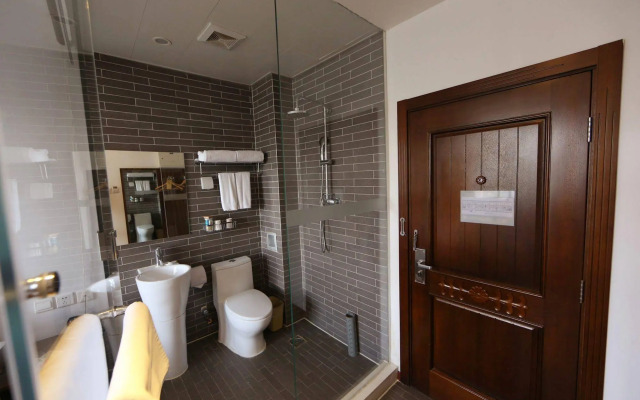 Nostalgia Hotel Beijing Yonghe Lama