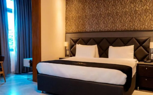 Home Free Hotel