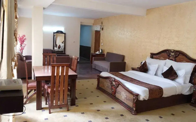 Hotel Royal Grand - Manali