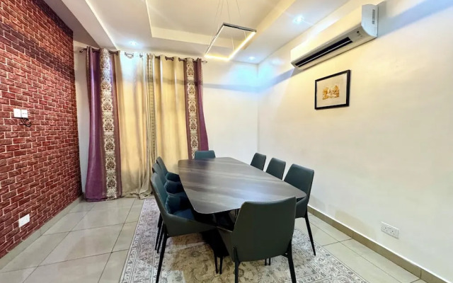 FURNISHED APARTMENTS Duplex
