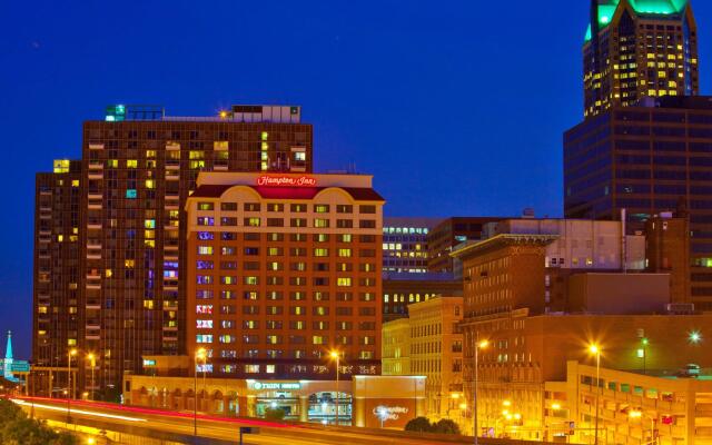 Hampton Inn St. Louis-Downtown (At the Gateway Arch)