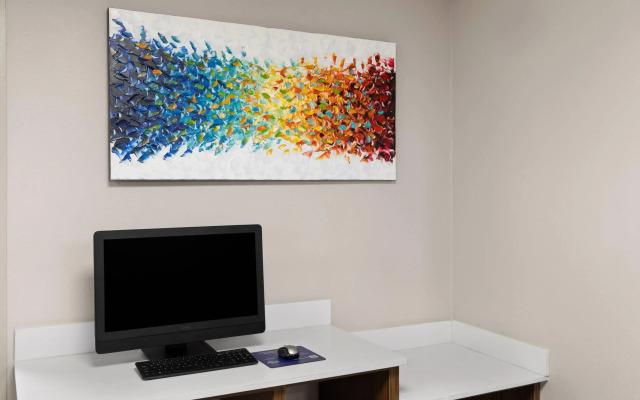 La Quinta Inn & Suites by Wyndham Houston Stafford Sugarland