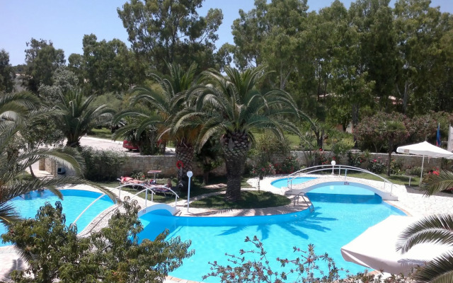 Three Stars Beach Hotel