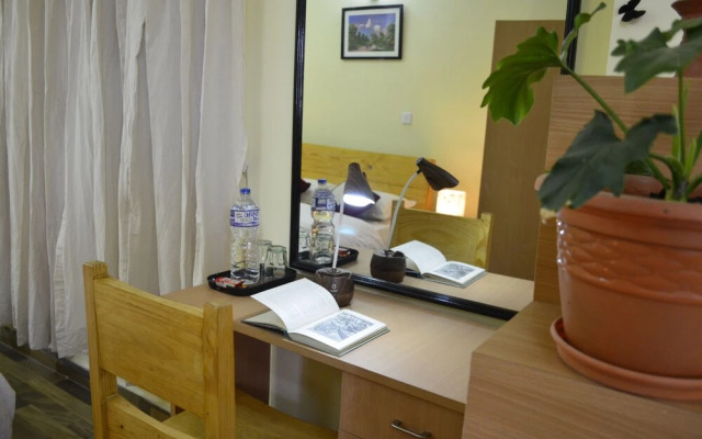 Tanani Newa Home - Makalu