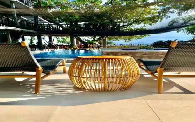 The Henry Resort Taramindu Laiya