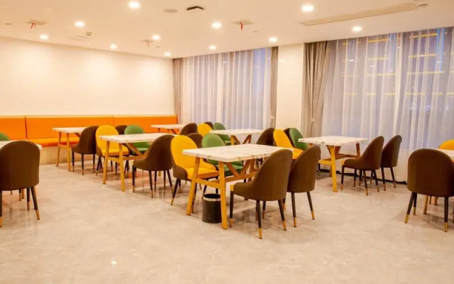 Green Tree Inn Express Fuyang Development Zone Oriental Pearl