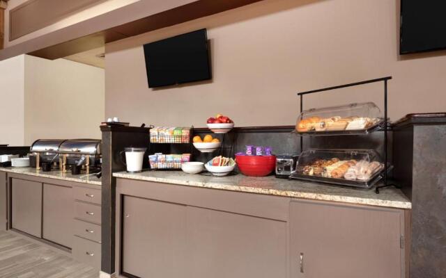 Ramada Plaza & Conference Center by Wyndham Gillette