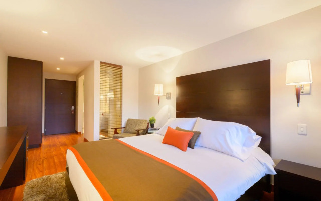 Nico ApartaSuites