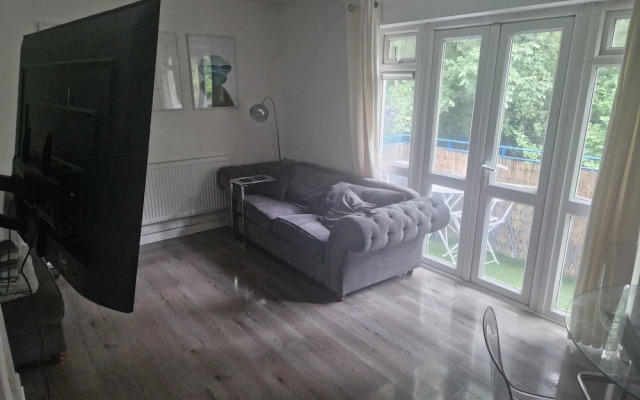 Immaculate 1-bed Apartment in Woodford Green