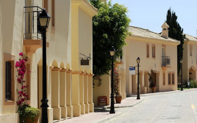 Las Lomas Village – Luxury Apartments