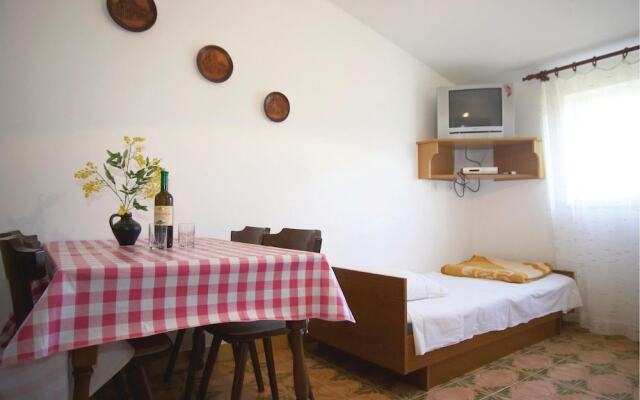 Stunning Home in Jadrtovac With Wifi and 1 Bedrooms