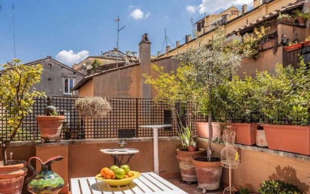 Chiara in Pantheon Apartment With Terrace