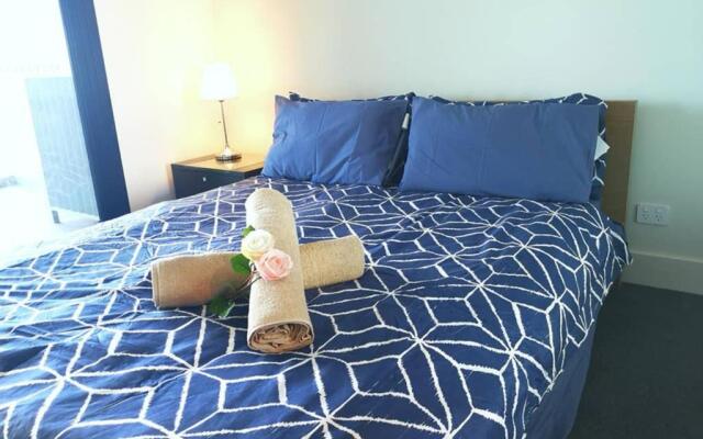 Modern apartment+office w Parking @ Olympic Park